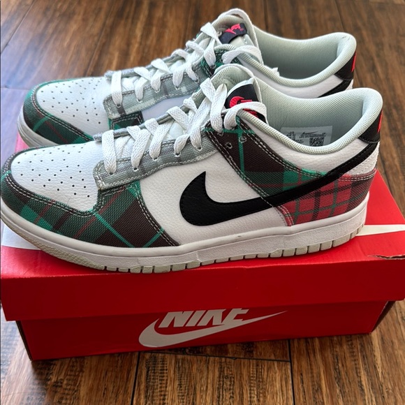 Nike Dunk Low SE 1 Tartan Plaid Shoes - Picture 6 of 6
